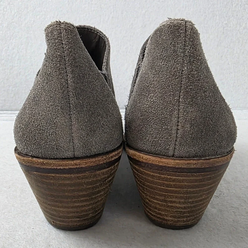 Vince Camuto Gradra Grey Suede Side Cutout Pointed Toe Block Heel Shooties 7.5 M